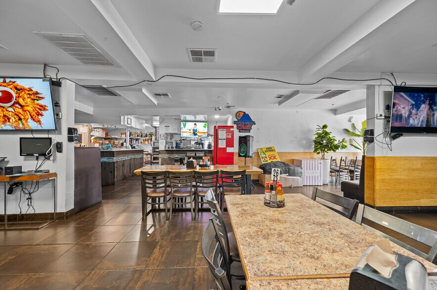 More Photos Of 5828 W Indian School Rd, Phoenix Restaurant For Sale