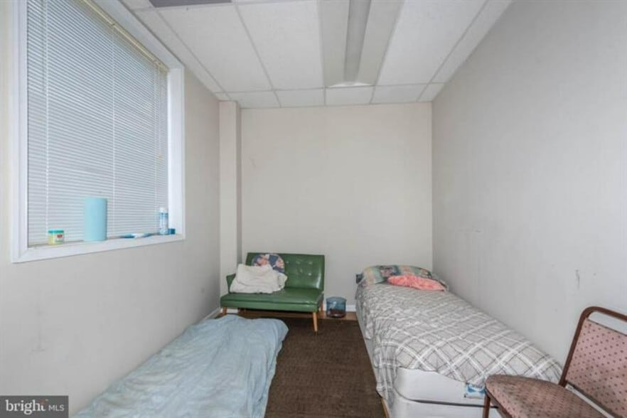 More Photos Of 3605 Wilkens Ave, Baltimore Auto Repair For Sale