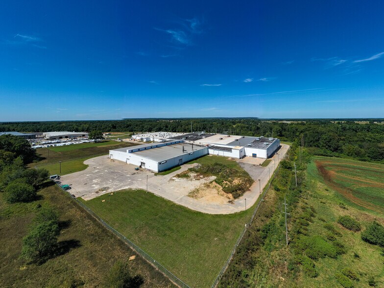 More Photos Of 51650 County Road 133, Bristol Manufacturing For Lease