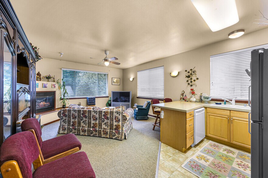 More Photos Of 918 Citadel Dr, Everson Multifamily For Sale