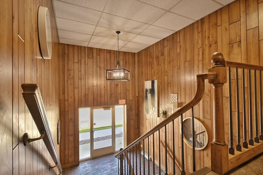 More Photos Of 425 S Adams St, Green Bay Office For Lease