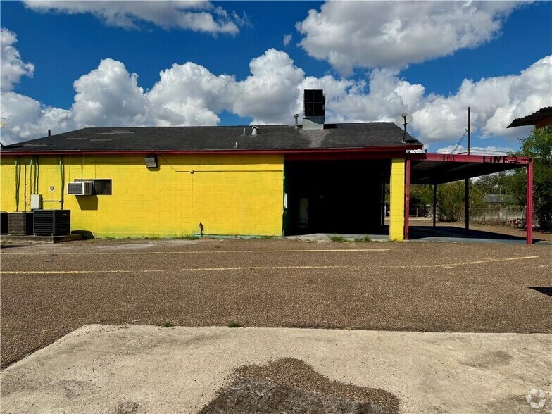 More Photos Of 200 Cecilia St, Alice Convenience Store For Lease