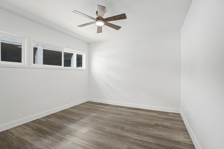 More Photos Of 925 W 84th St, Los Angeles Apartments For Sale