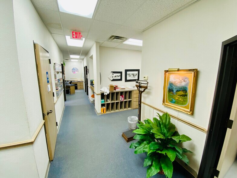 More Photos Of 901 Loop 337, New Braunfels Medical For Lease