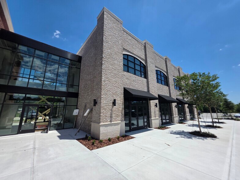 More Photos Of 425 S Woodland Blvd, Deland Office For Lease