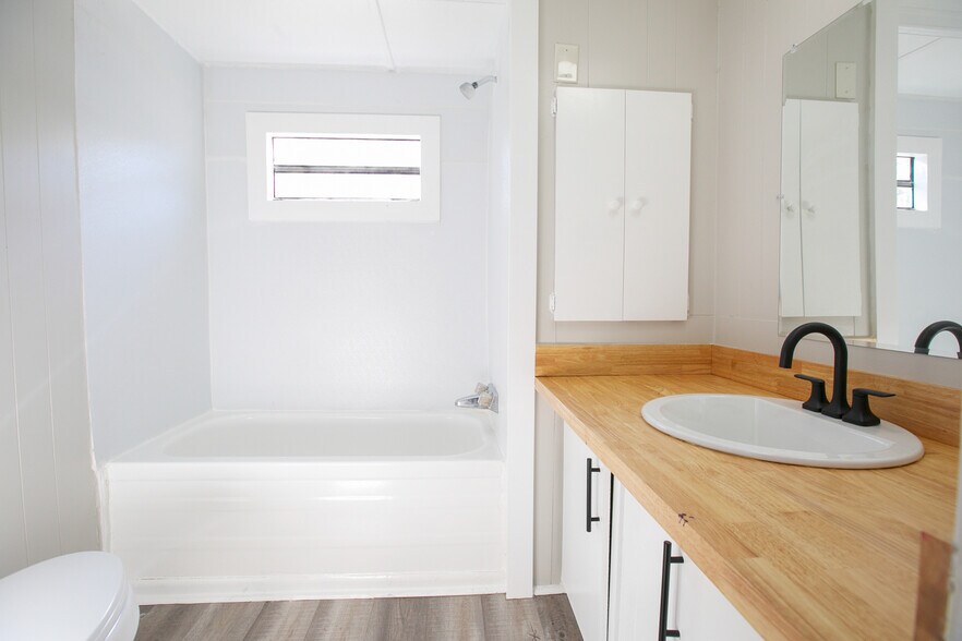 More Photos Of 306 Sundial Ln, Ladson Manufactured Housing Mobile Home Park For Sale