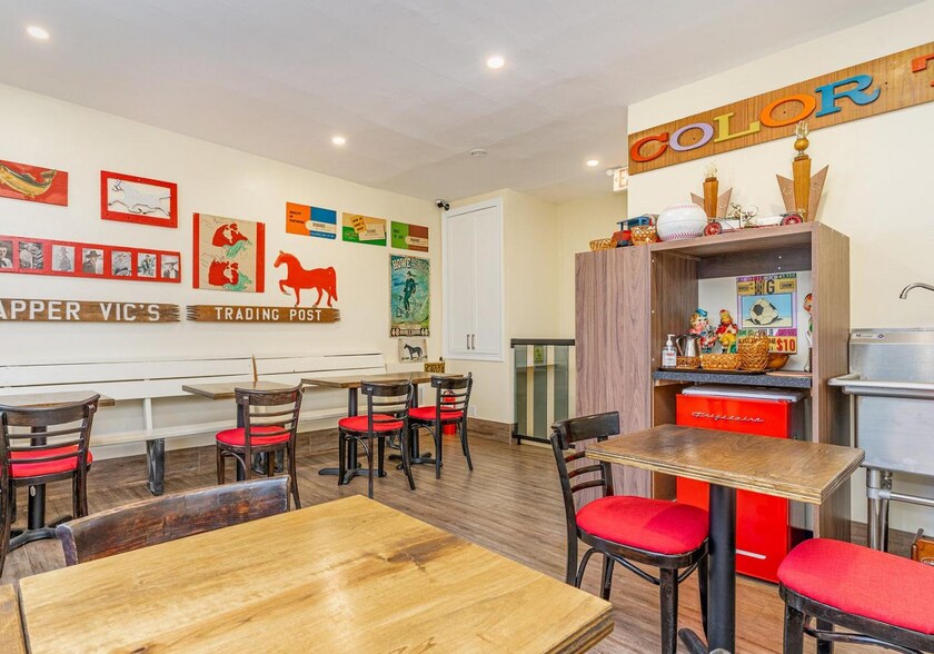 More Photos Of 74 Lippincott St, Toronto Storefront Retail Residential For Sale