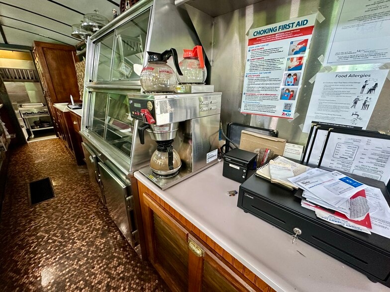 More Photos Of 5 St Patrick Pl, Port Henry Restaurant For Sale