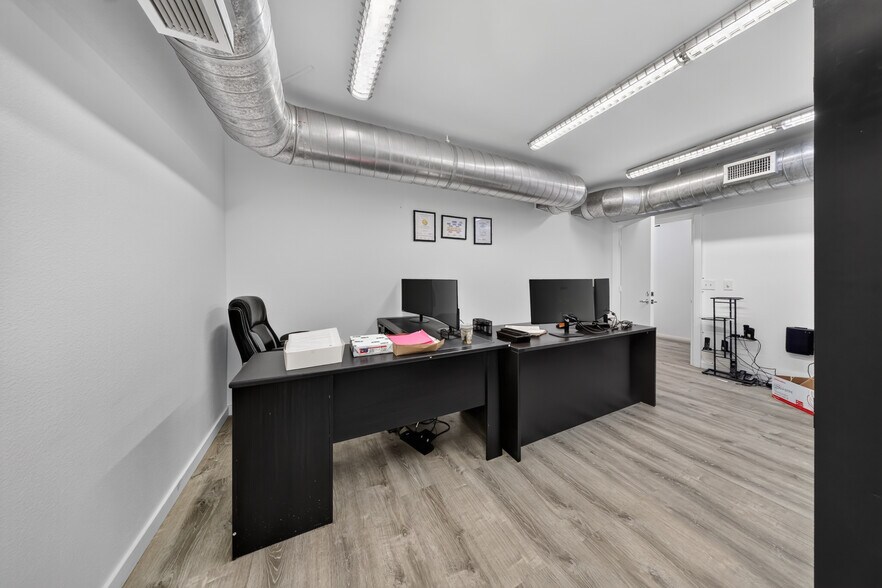 More Photos Of 20847 Sherman Way, Canoga Park Office For Sale
