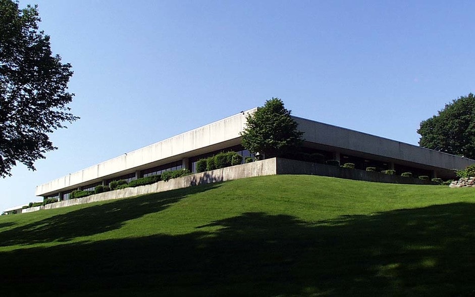 Primary Photo Of 199 Park Road Ext, Middlebury Manufacturing For Lease