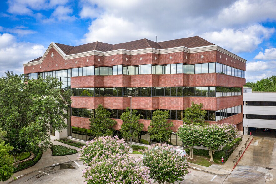 Primary Photo Of 14140 Southwest Fwy, Sugar Land Office For Lease