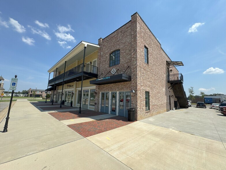 Primary Photo Of 6376 Silo Square Lane South, Southaven Storefront For Lease