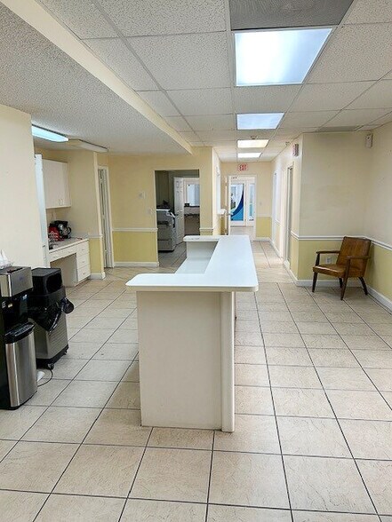 More Photos Of 1401 SW 1st St, Miami Office Residential For Lease