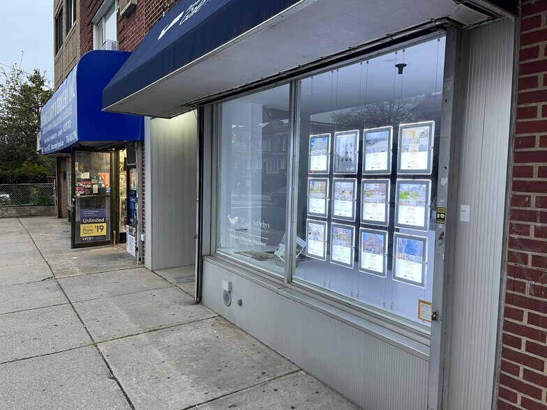 More Photos Of 28-07 Ditmars Blvd, Astoria Storefront Retail Office For Lease