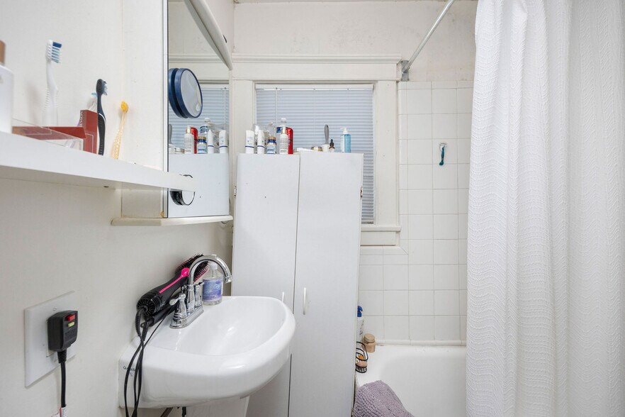 More Photos Of 817 E New York St, Long Beach Multifamily For Sale