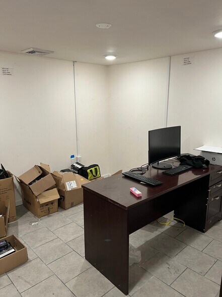 More Photos Of 17 Prospect Ave, Albany Light Distribution For Sale