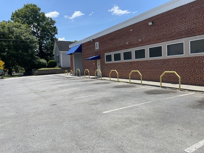 More Photos Of 812 Buffalo St, Johnson City Office For Lease
