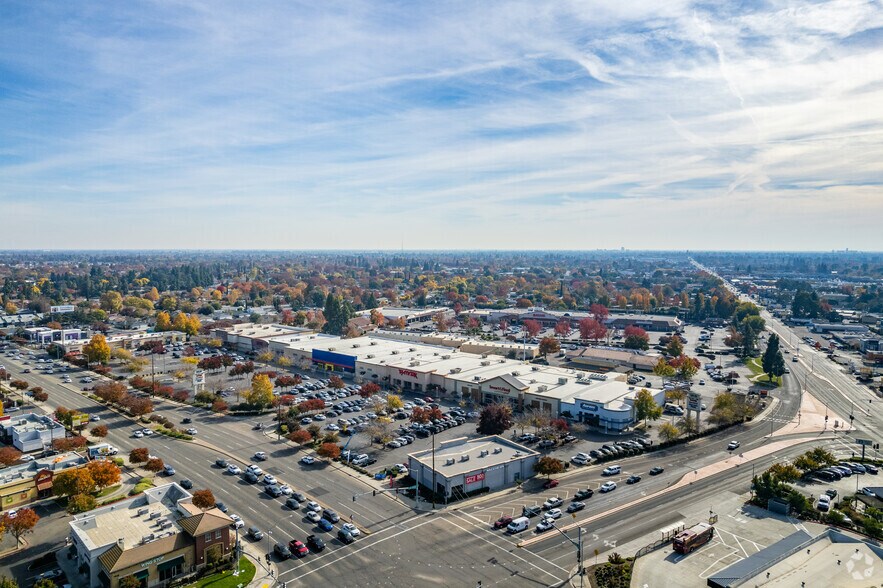 More Photos Of 718-760 W Hammer Ln, Stockton Unknown For Lease