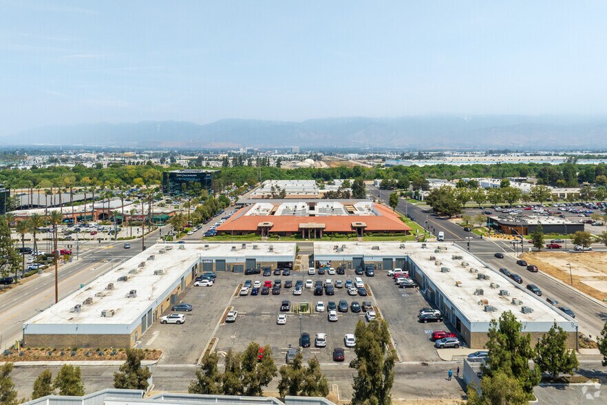 More Photos Of 165 W Hospitality Ln, San Bernardino Flex For Lease