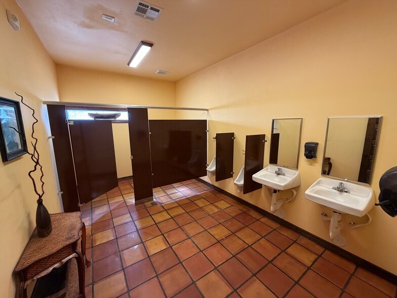 More Photos Of 3701 McNutt Rd, Sunland Park Office For Lease