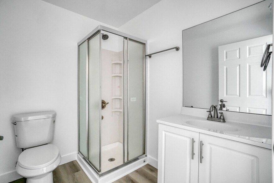More Photos Of 5107 Crenshaw Blvd, Los Angeles Apartments For Sale