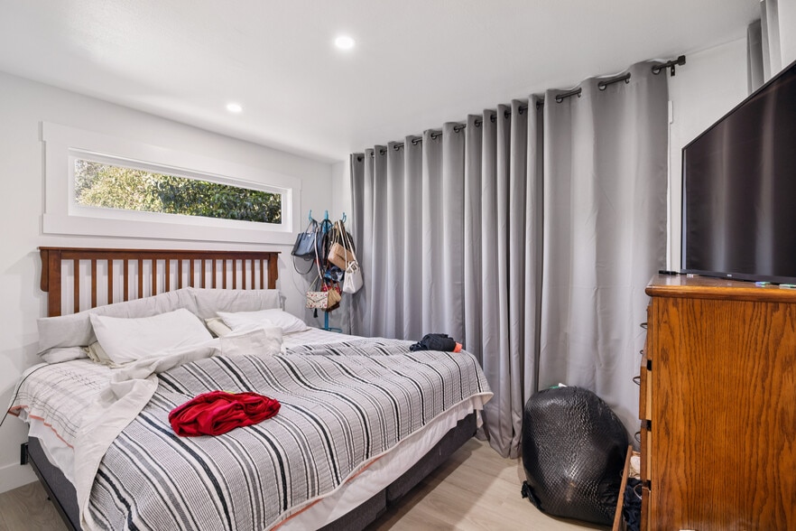 More Photos Of 250 Red Hill Ave, San Anselmo Apartments For Sale