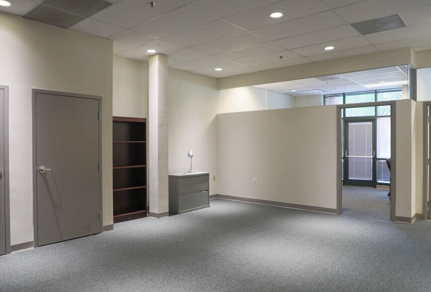 More Photos Of 1010 Park Ave, Baltimore Office For Lease