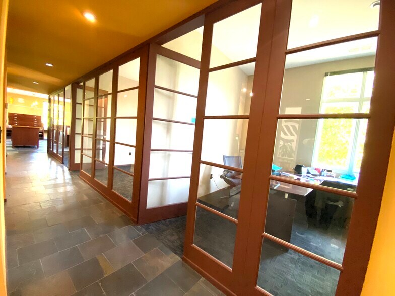 More Photos Of 1005 S 76th Ave, Omaha Medical For Lease