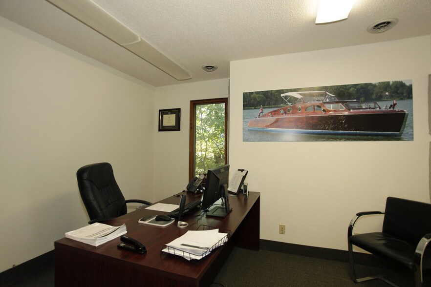 More Photos Of 3701 Shoreline Dr, Orono Coworking Space