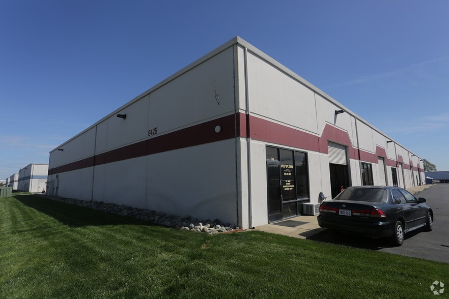 Primary Photo Of 8425 Rovana Cir, Sacramento Warehouse For Lease