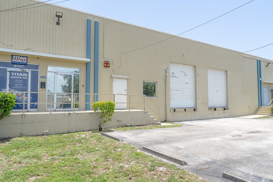 Primary Photo Of 4093 N 28th Way, Hollywood Warehouse For Lease