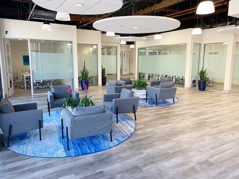 More Photos Of 16950 Via de Santa Fe, Rancho Santa Fe Office For Lease