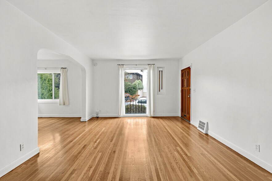More Photos Of 476 42nd St, Oakland Apartments For Sale