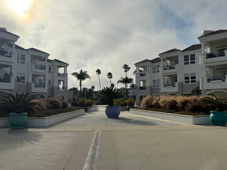 More Photos Of 2600-2700 Newport Blvd, Newport Beach Apartments For Lease