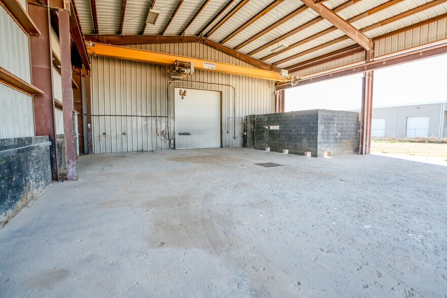 More Photos Of 3201 N County Road 1107, Midland Warehouse For Lease