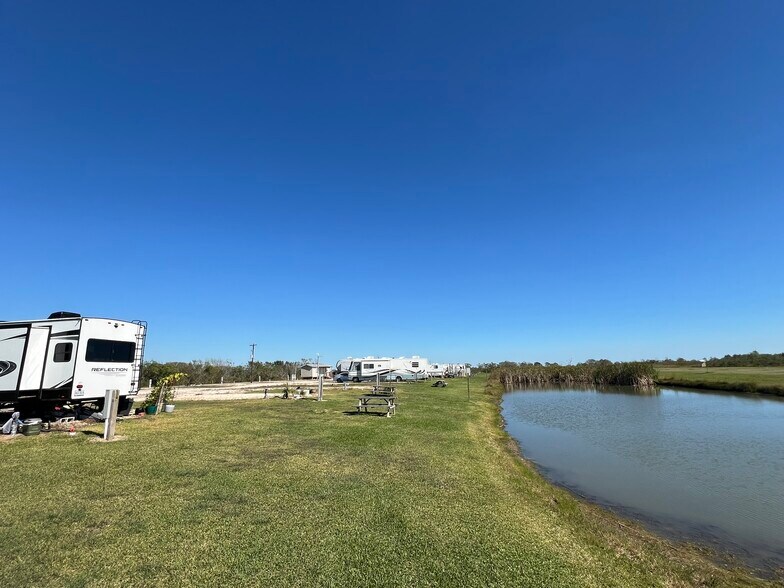 Primary Photo Of 2400 County Road 595 rd, Angleton Manufactured Housing Mobile Home Park For Sale