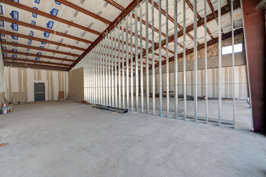 More Photos Of 2209 Blalock Rd, Houston Freestanding For Lease