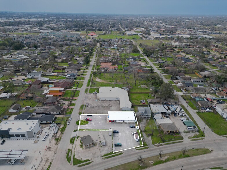 More Photos Of 9007 Irvington Blvd, Houston Freestanding For Sale