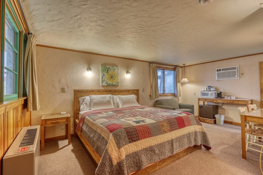 More Photos Of 10429 State Road 27, Hayward Hotel For Sale