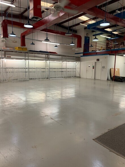 More Photos Of 3017 Edenborn Ave, Metairie Freestanding For Sale