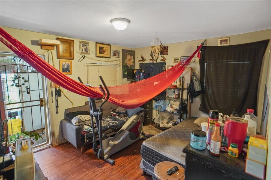 More Photos Of 1739 W 53rd St, Los Angeles Multifamily For Sale