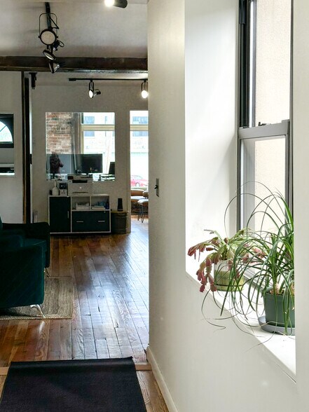 More Photos Of 412 Main St, Utica Warehouse For Lease