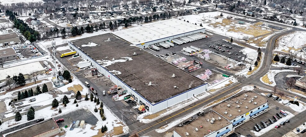 Primary Photo Of 14399 Huntington Ave, Savage Distribution For Lease