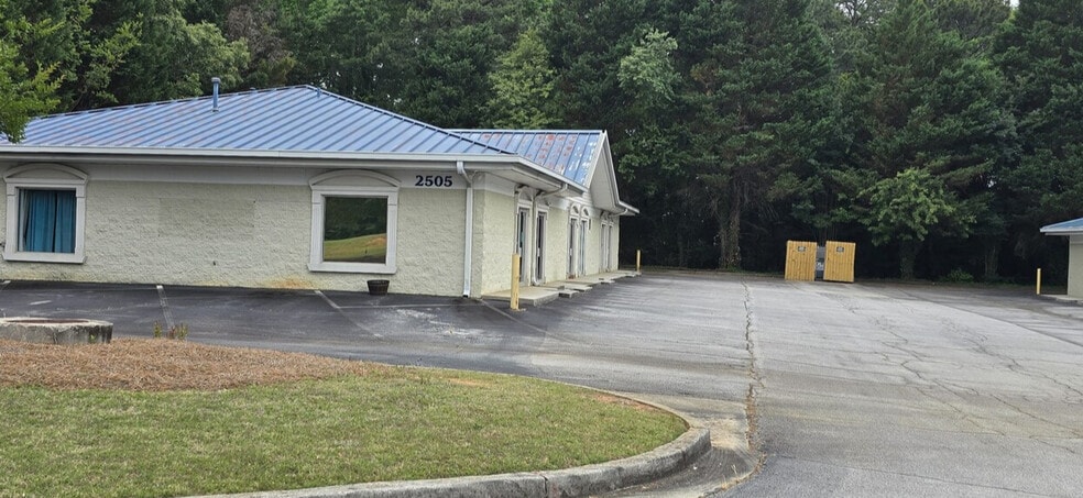 More Photos Of 2505 Eastgate Pl, Snellville General Retail For Lease