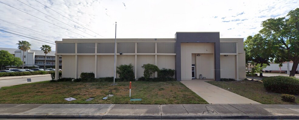 More Photos Of 100 Delannoy Ave, Cocoa Bank For Sale