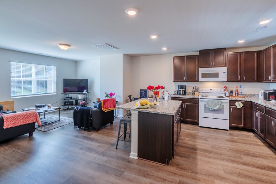 More Photos Of 107 Calloway Ct, Rocky Mount Apartments For Sale