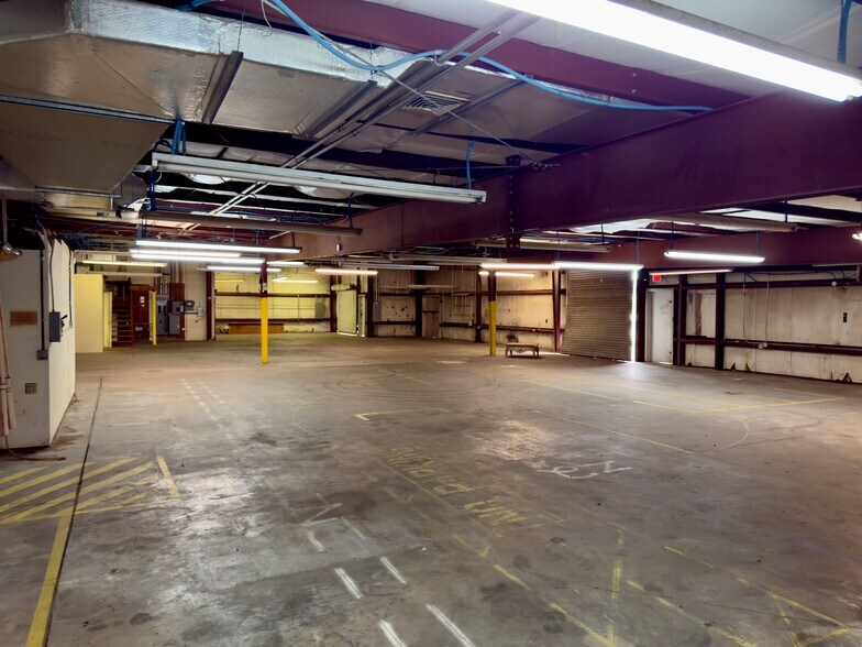 More Photos Of 3885 N Palafox Hwy, Pensacola Warehouse For Sale