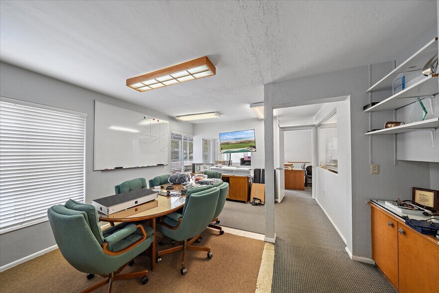 More Photos Of 4242 McIntosh Ln, Sarasota Storefront Retail Office For Sale