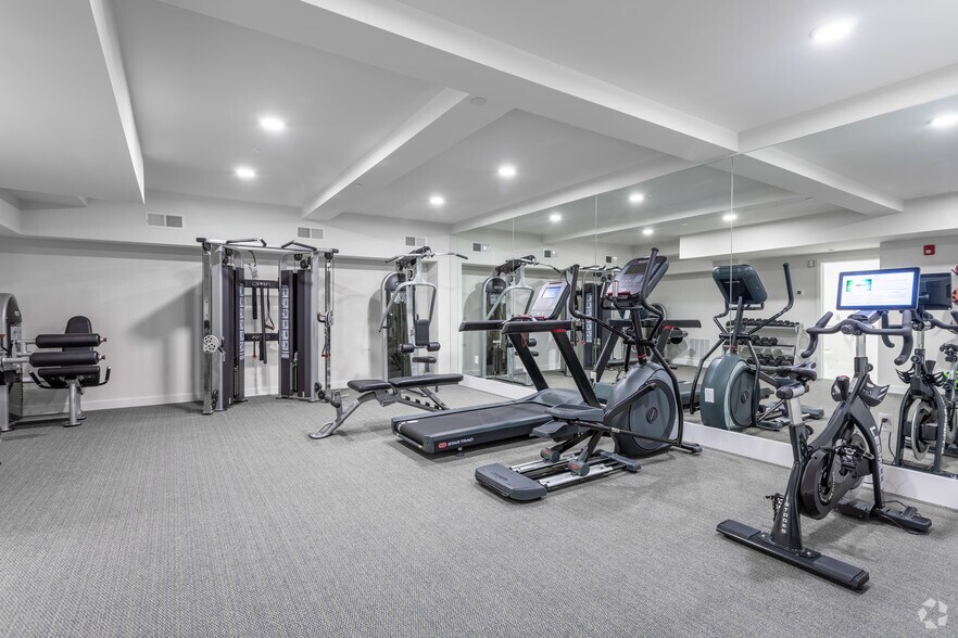 Primary Photo Of 504 Glenbrook Rd, Stamford Apartments For Lease