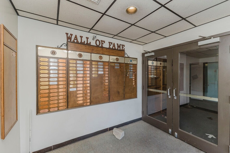 More Photos Of 1560 S Topeka St, Wichita Lodge Meeting Hall For Sale
